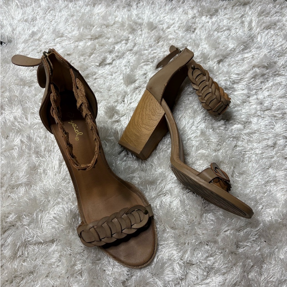 Block Heels - Picture 2 of 9